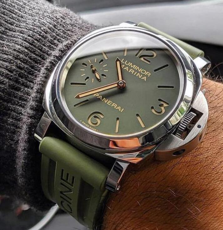 Best-selling imitation watches present sporty style.